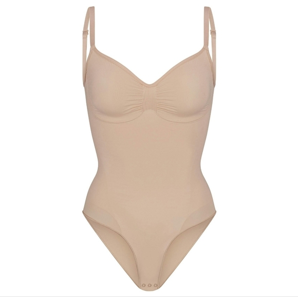 SKIMS Other - SKIMS seamlist sculpt brief bodysuit Clay Color S/M